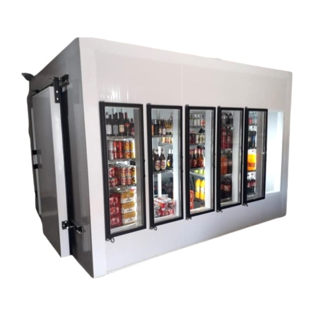 Walkin Cooler com 5 portas de vidro.